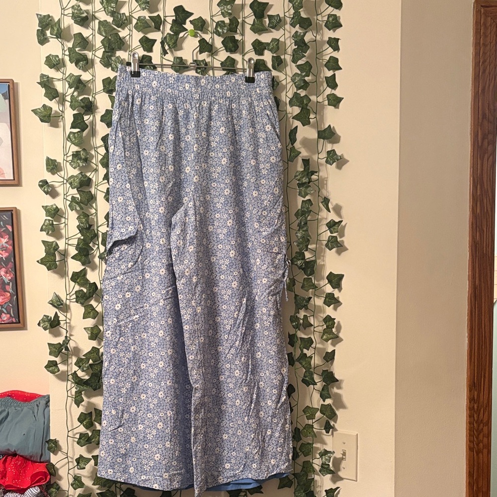 American Eagle Outfitters Light Blue Floral Pants
